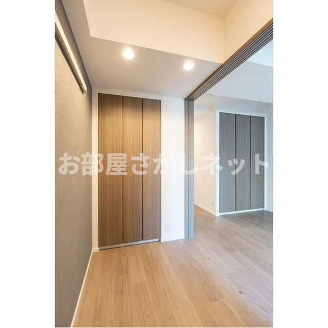 レフィールオーブ代々木【高級賃貸】の洋室