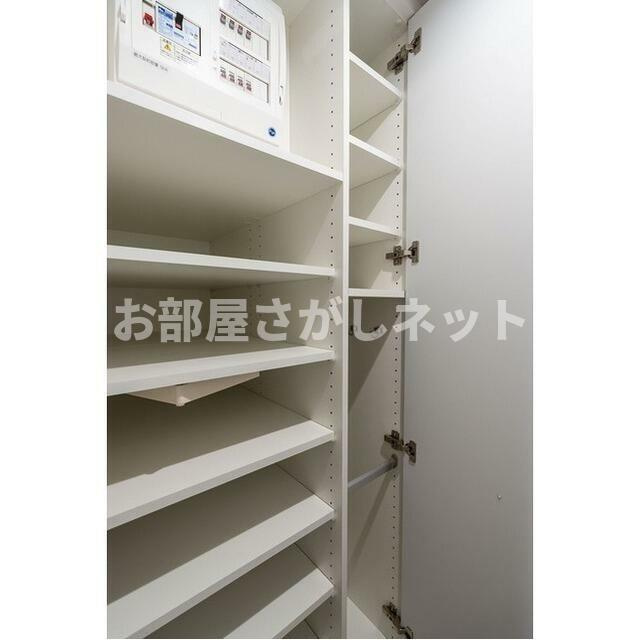 レフィールオーブ代々木【高級賃貸】の収納