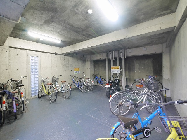 シティパレスＪＲ奈良Ｐ７のその他共用部分|駐輪場です