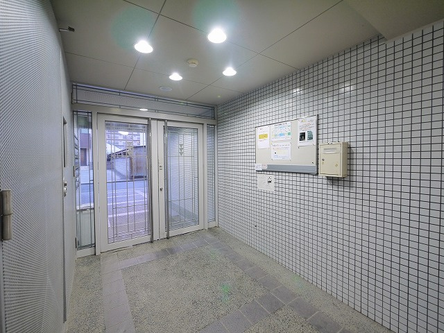 シティパレスＪＲ奈良Ｐ７のエントランス|毎日通るエントランスはこのようになっています