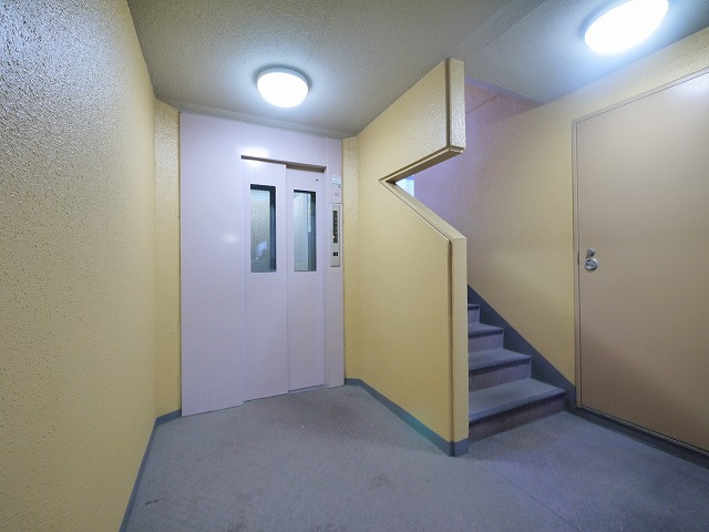 シティパレスＪＲ奈良Ｐ７のその他共用部分|エレベーター付きです