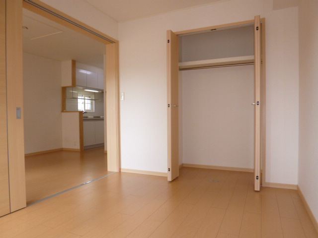 ＳＵＮ’Ｓ　ＧＡＲＤＥＮ中央Ⅲの洋室