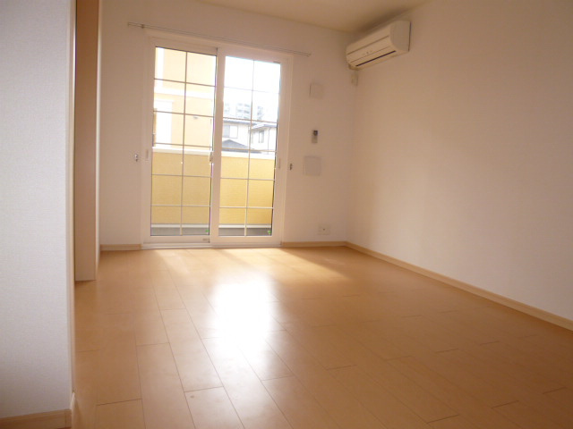 ＳＵＮ’Ｓ　ＧＡＲＤＥＮ中央Ⅲの居間・リビング