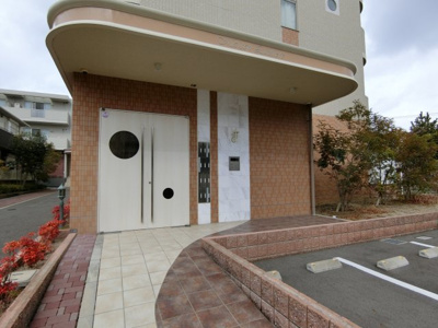 【エントランス】 | メゾンルミエール