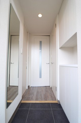 【玄関】 | メゾンルミエール