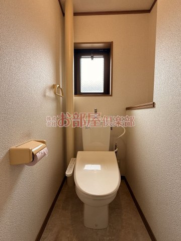 アザレアハイツハンダ第2のトイレ|清潔感のあるトイレです
