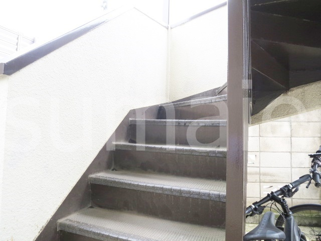 大日野ハイツのその他共用部分|こちらが階段です！