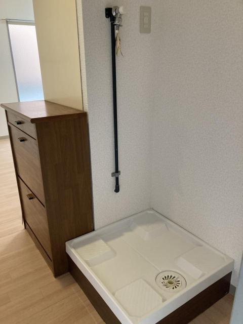 玄関に室内洗濯機置場