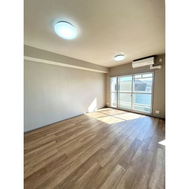 ＲＥＳＴＡ目黒の居間・リビング