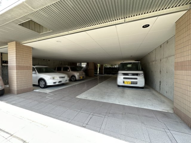 エトワール城見の駐車場