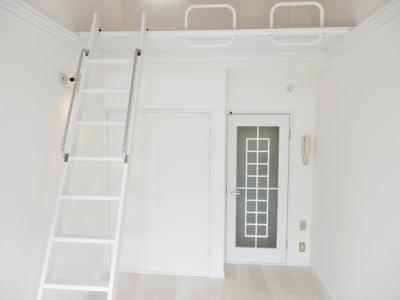 【寝室】 | ネルソンパートⅣ | ロフト完備で使い勝手良好な室内