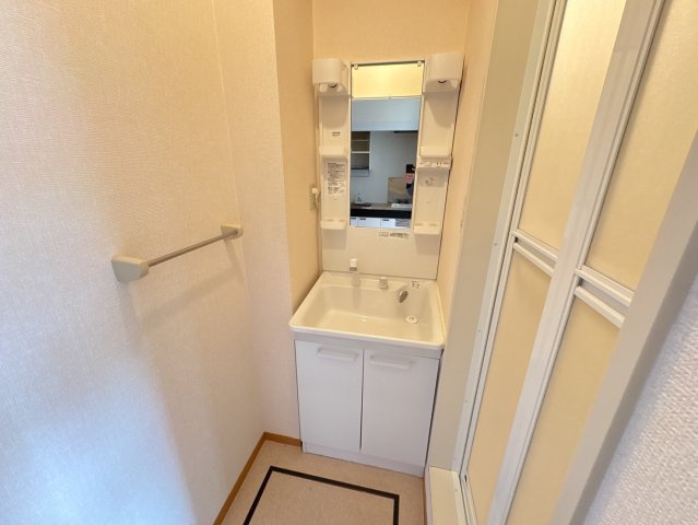 カラコレスのシャワールーム
