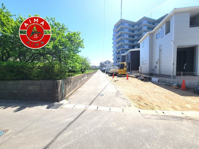福津市花見の里3丁目第5-3棟（1号棟）の前面道路含む現地写真|前面道路です。