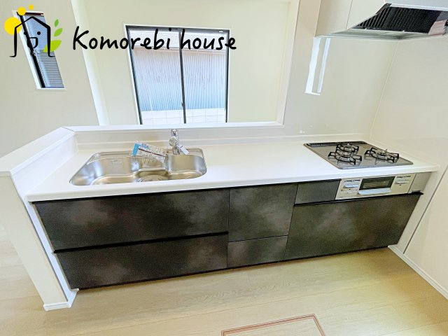 第1　見沼区東宮下　新築一戸建て　ハートフルタウン　Aのキッチン|使いやすいキッチンです