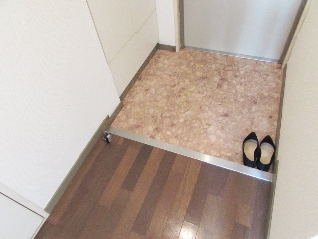 マンションゆうの玄関