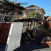 エスペランサ第６綱島の駐輪場|屋根付きの駐輪場は天気の悪い時など便利ですね。