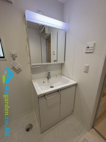 藤沢市片瀬　新築戸建　全1棟の独立洗面台|使いやすい独立洗面台です