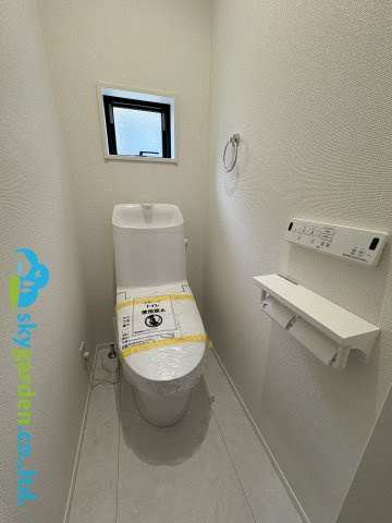 藤沢市片瀬　新築戸建　全1棟のトイレ|2階のトイレ