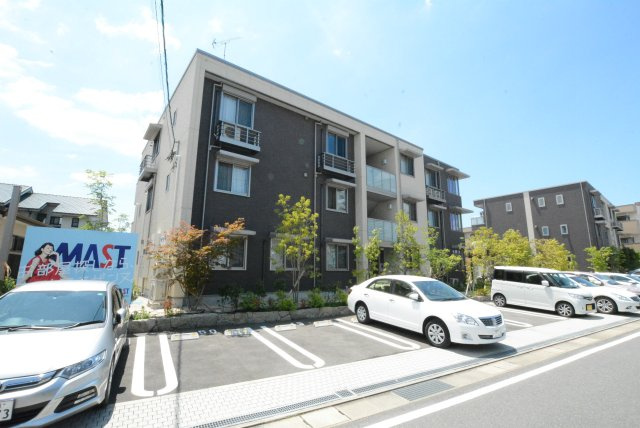 MAST東櫛原　B棟の駐車場|駐車場があるので、車を買う予定の方も安心です