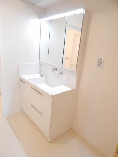 MAST東櫛原　B棟の洗面所|明るい洗面所です