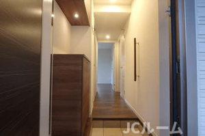 マストテラス上越春日野Aの玄関