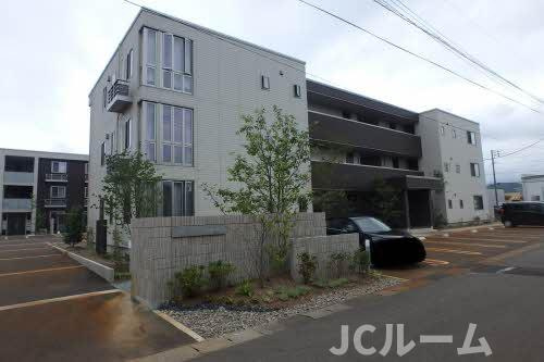 マストテラス上越春日野Aの駐車場