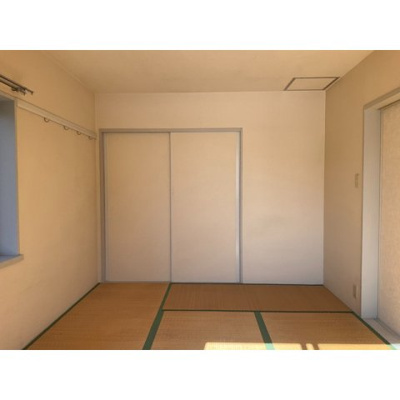 【居間・リビング】 | メゾン・ド・ルポⅡ | こちらの居間で趣味の時間をお楽しみください