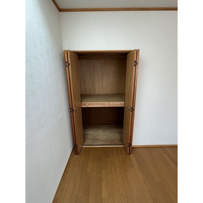 【内装】 | ドミールすず | 明るい色調の室内です