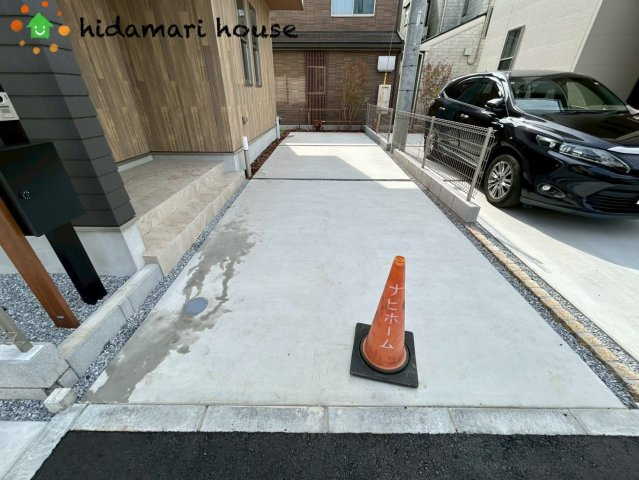 グリーンガーデン大宮大和田　新築戸建　Bの駐車場