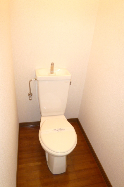 コスモハイツ【キャッシュバック対象物件】のトイレ|トイレもきれいです