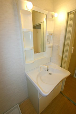 【独立洗面台】 | パークヴィラ | ※同タイプの写真となり、実際のお部屋とは異なる場合があります