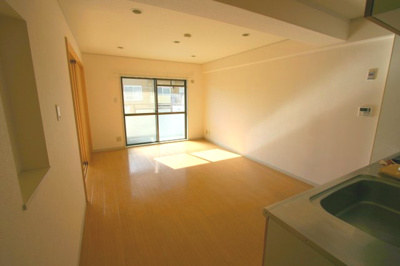 【居間・リビング】 | パークヴィラ | ※同タイプの写真となり、実際のお部屋とは異なる場合があります