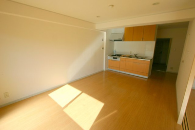 【居間・リビング】 | パークヴィラ | ※同タイプの写真となり、実際のお部屋とは異なる場合があります