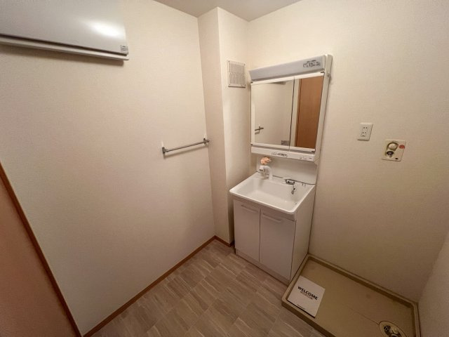 シャトルの洗面所