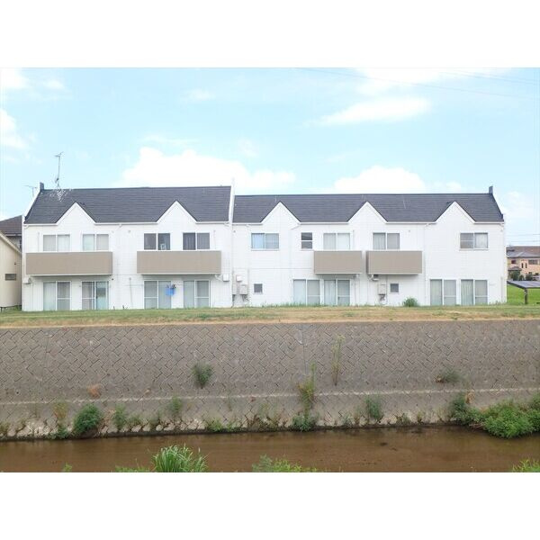 コーポラスアイレの外観