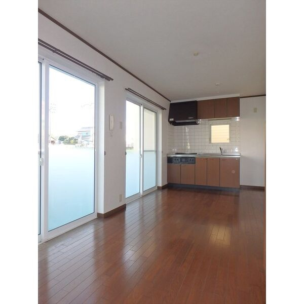 コーポラスアイレの居間・リビング