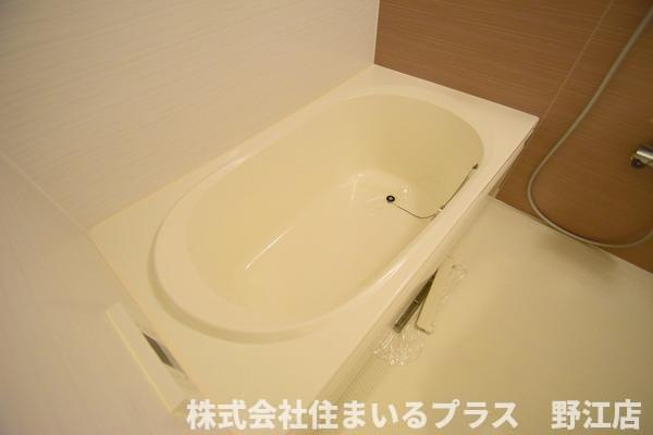 アンプルールフェール今津の浴室