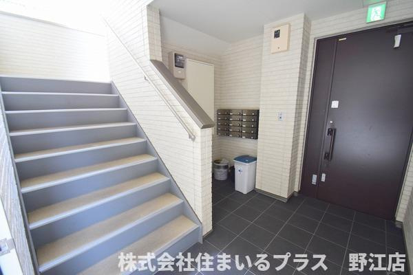 アンプルールフェール今津のロビー