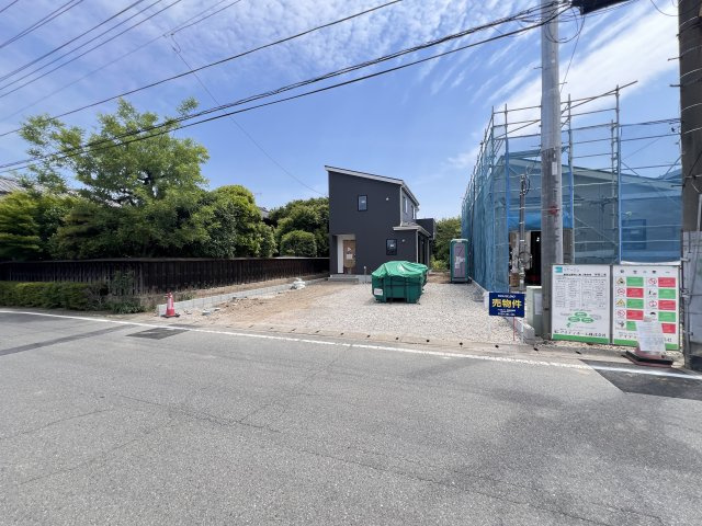 新築　藤岡市藤岡1期　LIGNAGE　１号棟の前面道路含む現地写真|西側接道幅員約6.2ｍ
