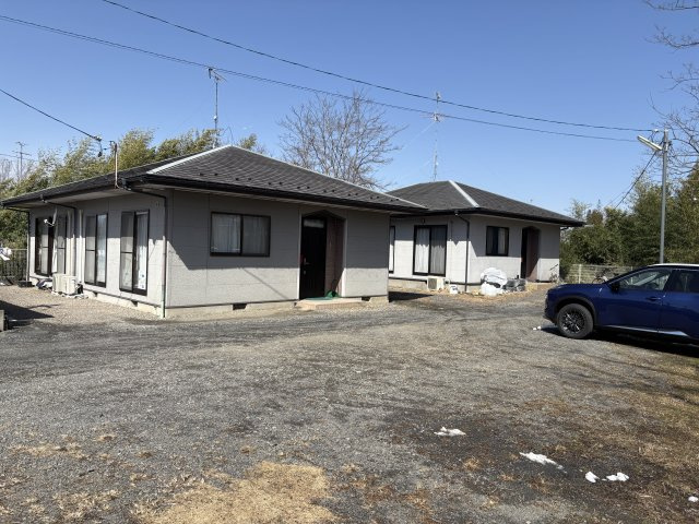 想定年間賃料354万　想定利回り9.83％　木造の外観