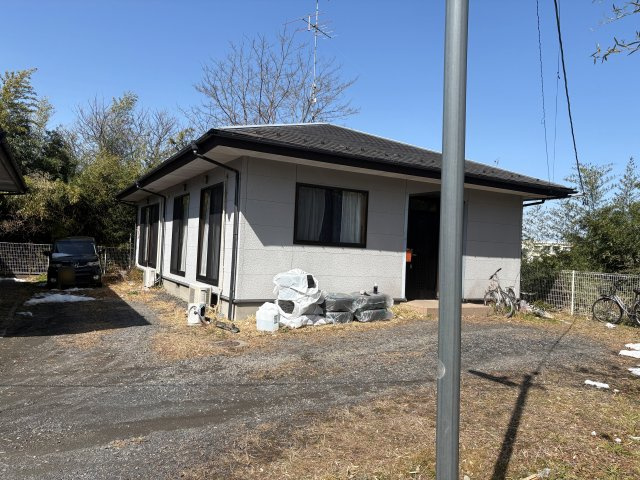 想定年間賃料354万　想定利回り9.83％　木造の外観