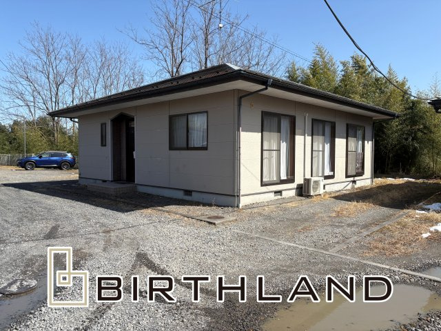 想定年間賃料354万　想定利回り9.83％　木造の外観