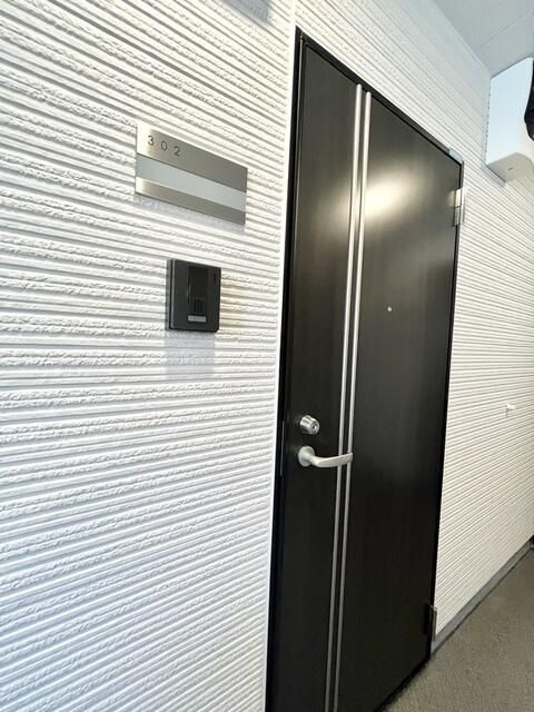 コンフォール新小岩の玄関