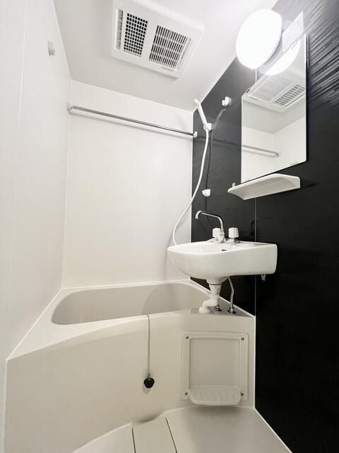 コンフォール新小岩の浴室