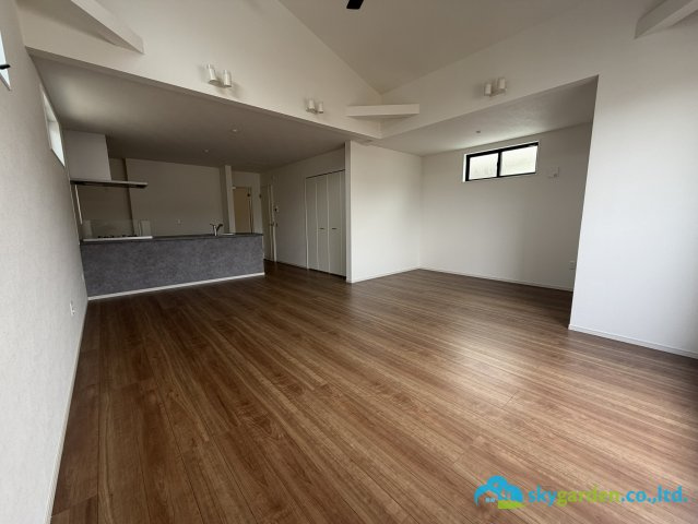 平塚市黒部丘２期　新築戸建　全２棟　１号棟の居間・リビング