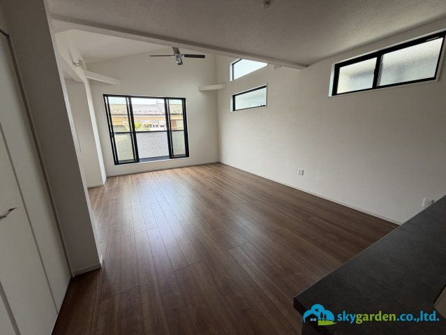 平塚市黒部丘２期　新築戸建　全２棟　１号棟の居間・リビング