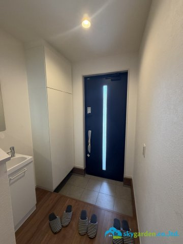 平塚市黒部丘２期　新築戸建　全２棟　１号棟の玄関