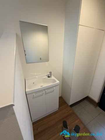 平塚市黒部丘２期　新築戸建　全２棟　１号棟の玄関