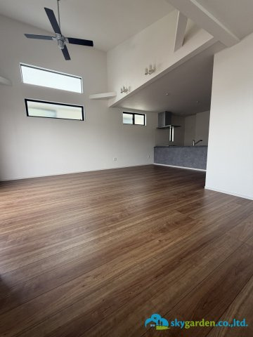 平塚市黒部丘２期　新築戸建　全２棟　１号棟の居間・リビング