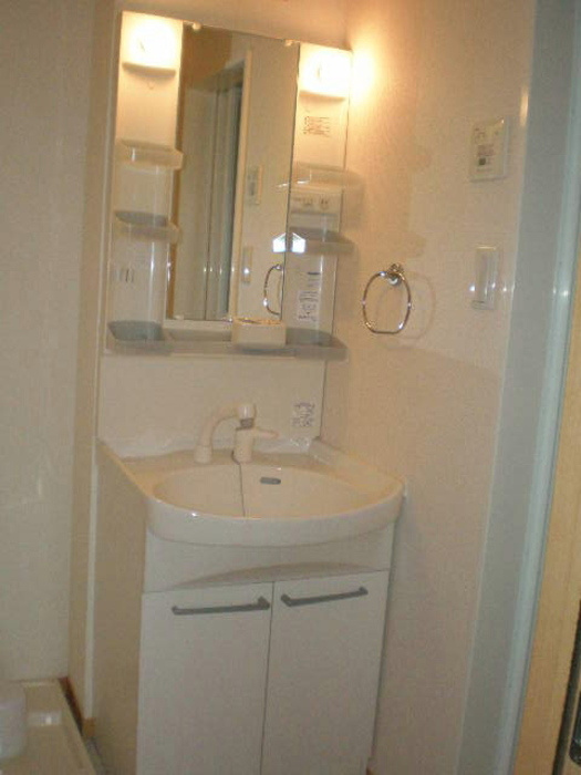 アルナス開発の洗面所